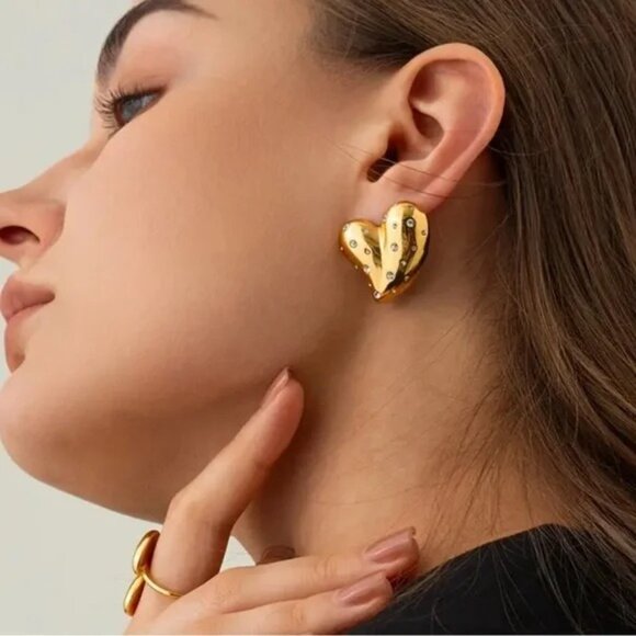 Dazzling Golden Heart Stud Earrings with Crystal Embellishments ✨💕 - Picture 4 of 6
